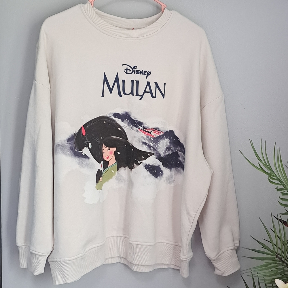 Disney Princess Mulan Graphic Sweatshirt Cream/ Off White Sz Medium Oversized